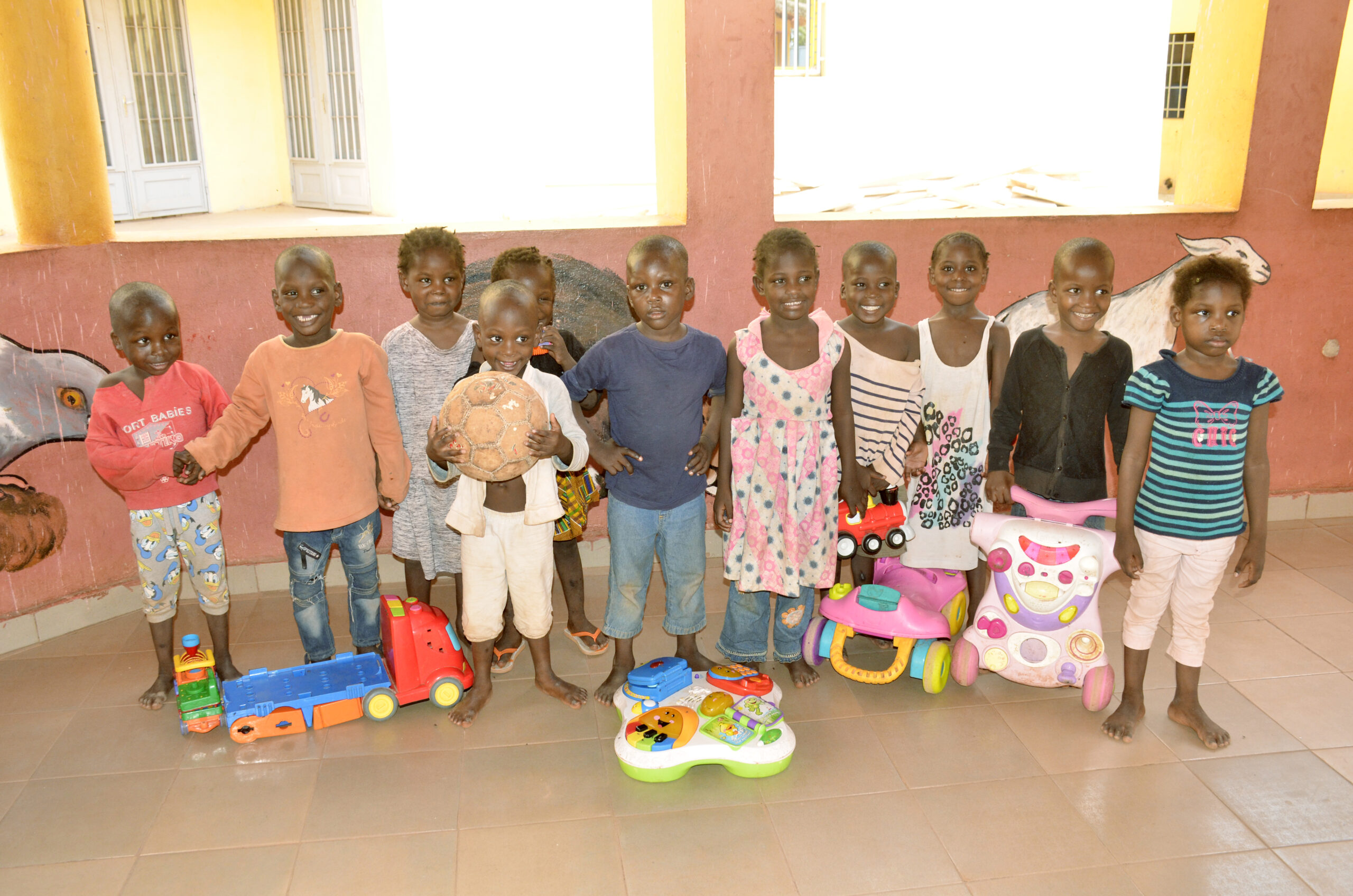Kinder im Kinderheim Pouponnière in Mali.