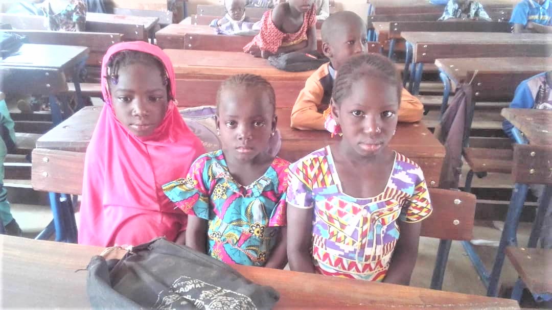 Schülerinnen in Sirimou (Mali). 